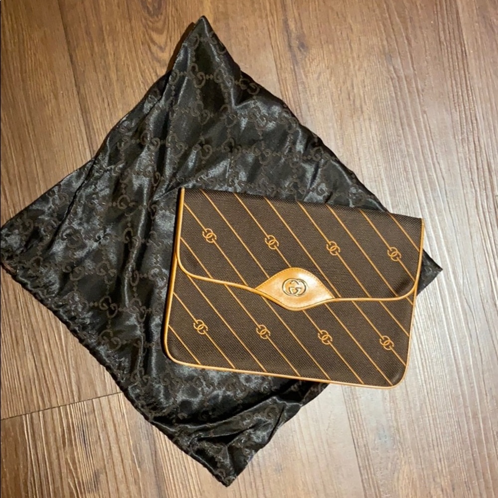 Vintage Gucci clutch